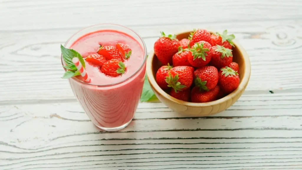 Antioxidant-rich berry smoothie for glowing skin